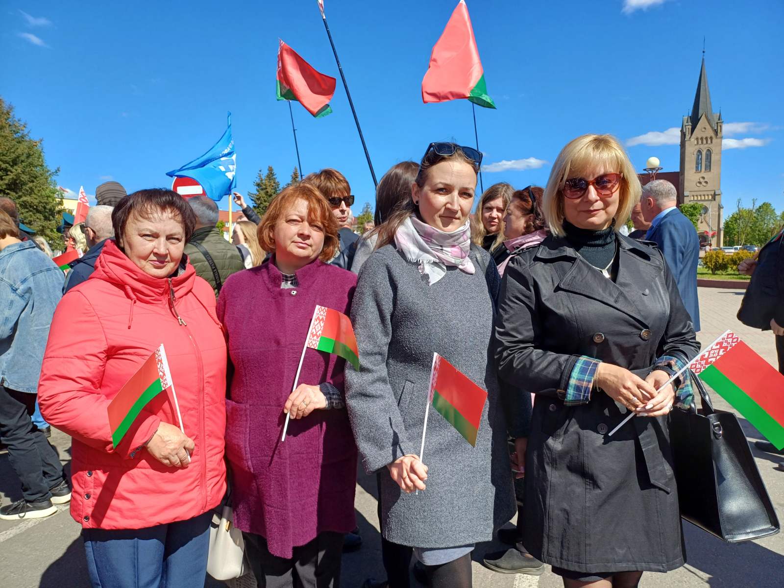 В Вилейке ко Дню Государственного флага, Государственного герба и Государственного гимна Республики Беларусь состоялся митинг 
